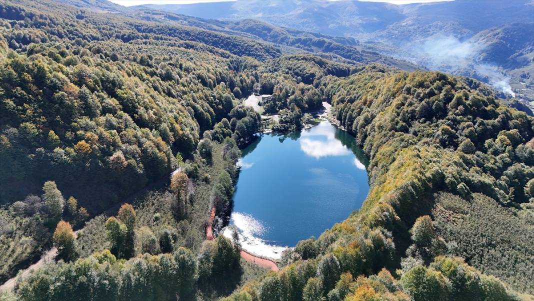 Sonbahar renkleriyle büyüleyen ünlü park rekora koşuyor 4